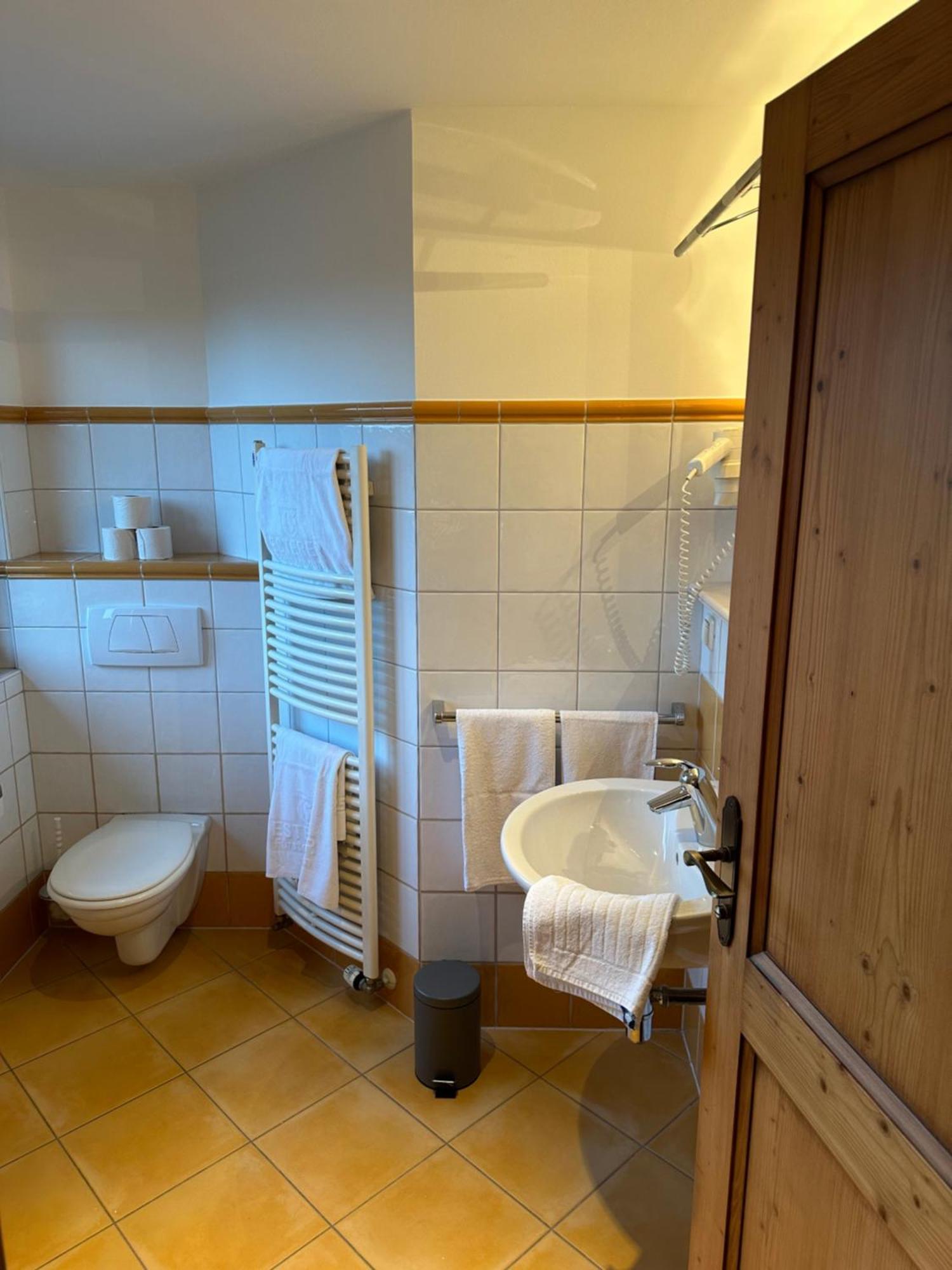 Esterer Grödig Exteriör bild